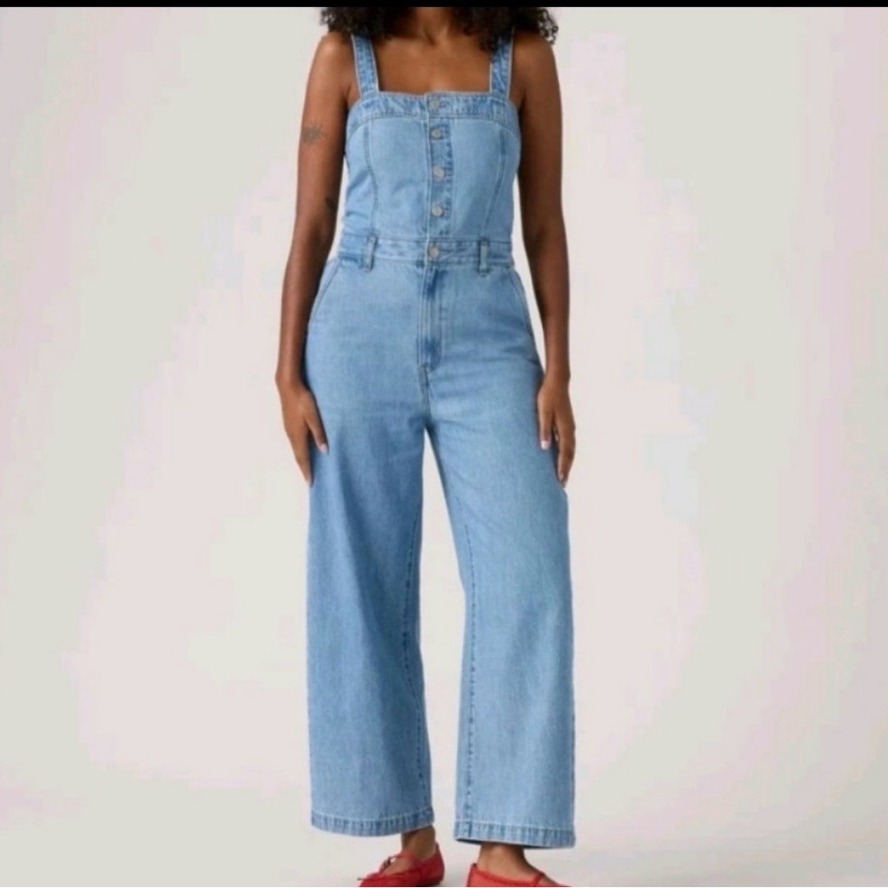 Levi Women's Light Blue Denim Wide-Leg Jumpsuit medium